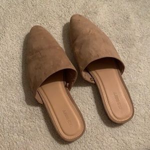 Women’s old navy tan mule style flats